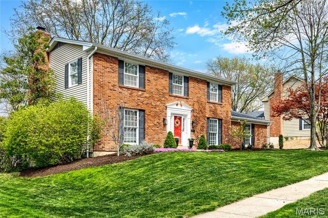 12847 Haw Thicket Lane, Des Peres, MO 63131