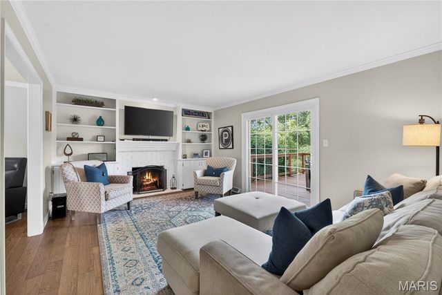 12847 Haw Thicket Lane, Des Peres, MO 63131