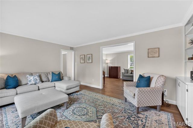 12847 Haw Thicket Lane, Des Peres, MO 63131