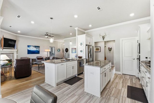 216 Kinross Drive, Bella Vista, AR 72715