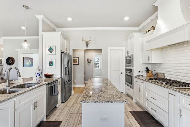 216 Kinross Drive, Bella Vista, AR 72715