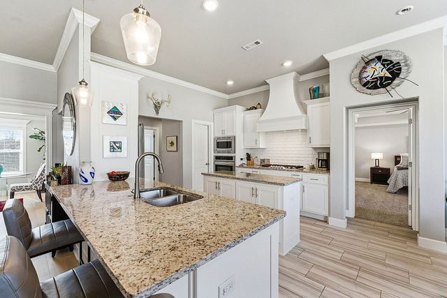 216 Kinross Drive, Bella Vista, AR 72715