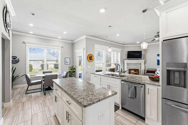 216 Kinross Drive, Bella Vista, AR 72715