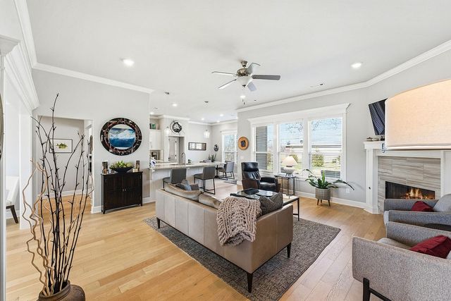 216 Kinross Drive, Bella Vista, AR 72715