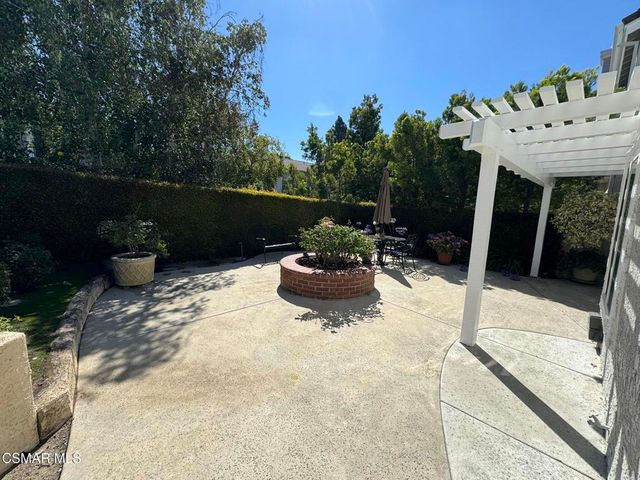 834 Sunstone Street, Westlake Village, CA 91362