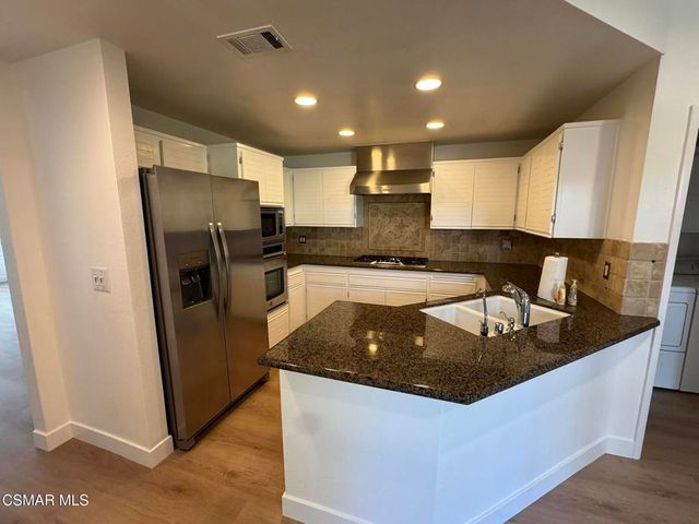 834 Sunstone Street, Westlake Village, CA 91362