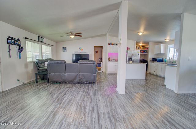 2200 N Delaware Drive 6, Apache Junction, AZ 85120