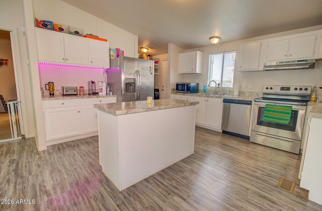 2200 N Delaware Drive 6, Apache Junction, AZ 85120