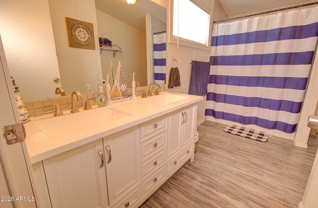 2200 N Delaware Drive 6, Apache Junction, AZ 85120