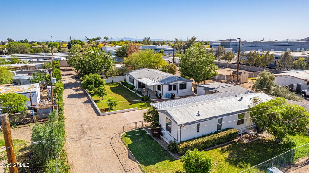 2819 W LOUISE Drive, Phoenix, AZ 85027