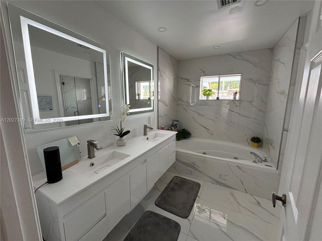 10247 NW 51st Terrace 10247, Doral, FL 33178