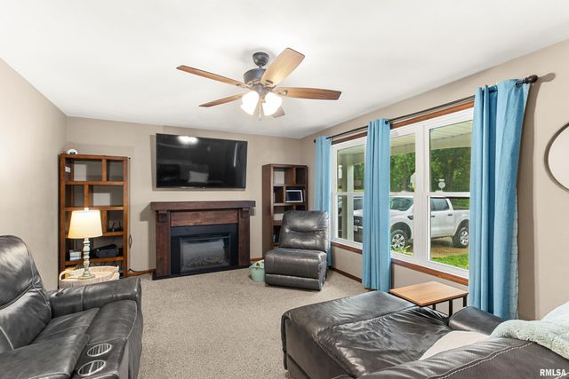 4922 PFEIFFER Road, Bartonville, IL 61607