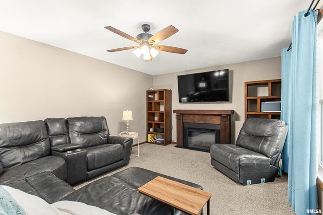 4922 PFEIFFER Road, Bartonville, IL 61607