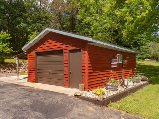 N1531 COUNTY ROAD B, Coloma, WI 54930