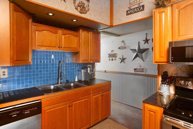 N1531 COUNTY ROAD B, Coloma, WI 54930