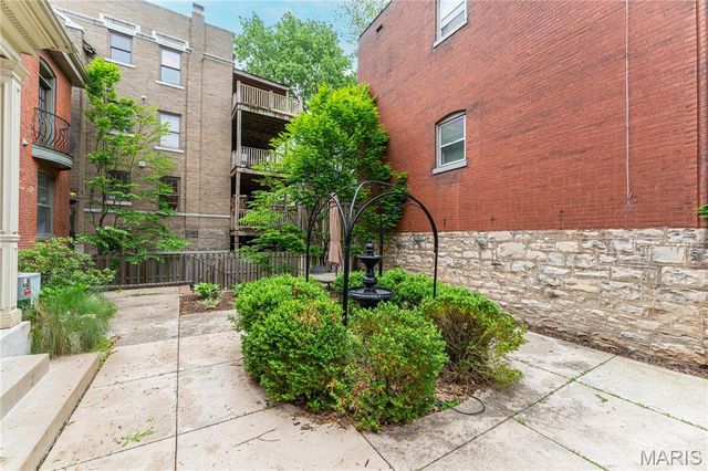 3559 Halliday Avenue 102, St Louis, MO 63118