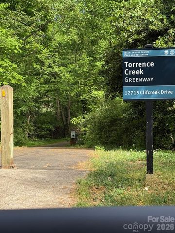 12504 Cliffcreek Drive, Huntersville, NC 28078