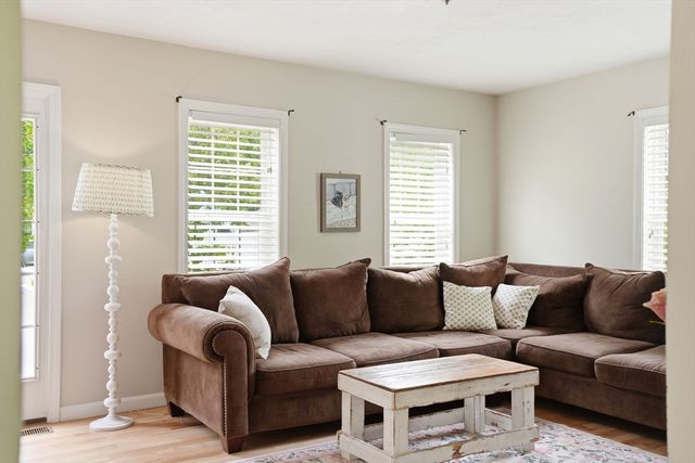7 Whispering Pines Dr, Plymouth, MA 02360