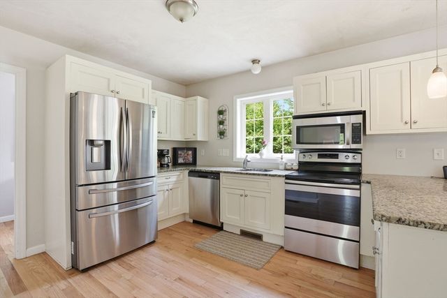 7 Whispering Pines Dr, Plymouth, MA 02360
