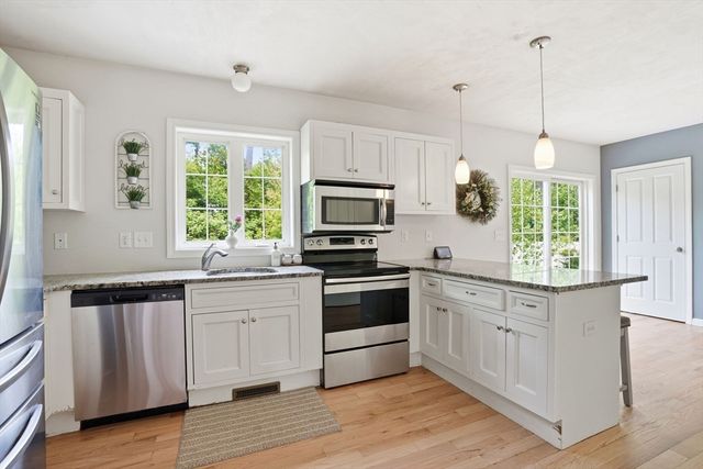 7 Whispering Pines Dr, Plymouth, MA 02360