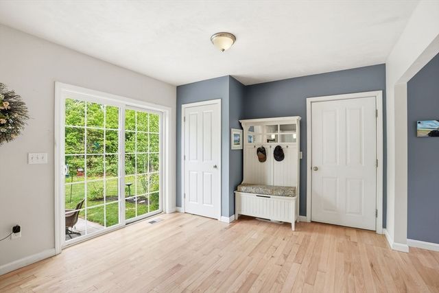 7 Whispering Pines Dr, Plymouth, MA 02360