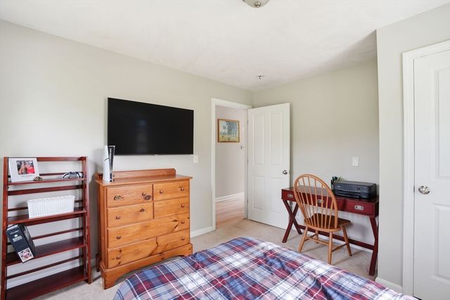 7 Whispering Pines Dr, Plymouth, MA 02360