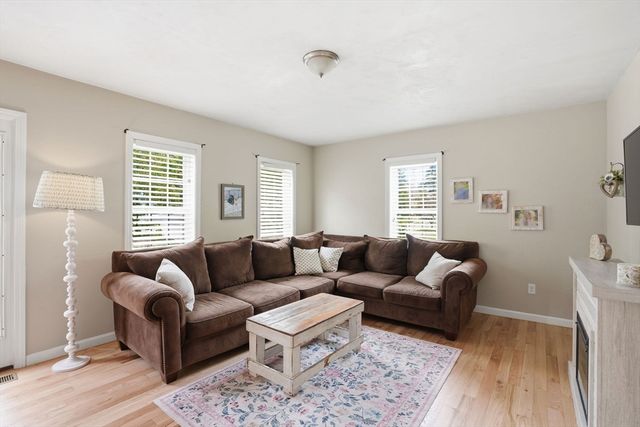 7 Whispering Pines Dr, Plymouth, MA 02360