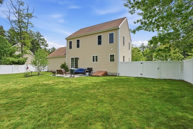 7 Whispering Pines Dr, Plymouth, MA 02360