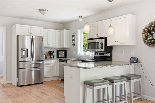 7 Whispering Pines Dr, Plymouth, MA 02360