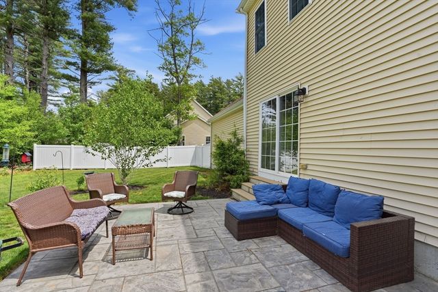 7 Whispering Pines Dr, Plymouth, MA 02360