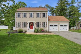 7 Whispering Pines Dr, Plymouth, MA 02360