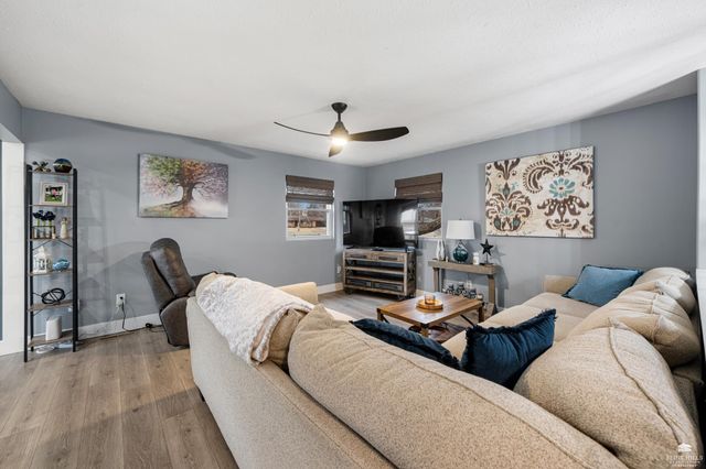 2017 Blue Hills Road, Manhattan, KS 66502