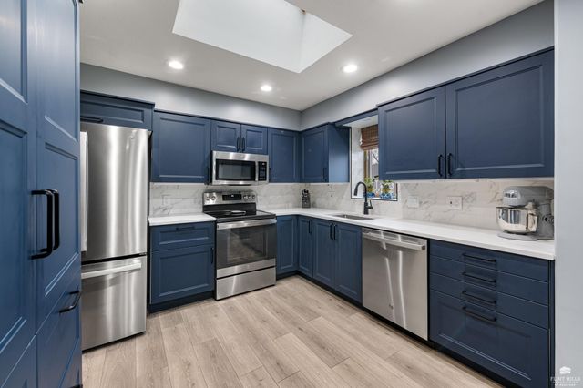 2017 Blue Hills Road, Manhattan, KS 66502