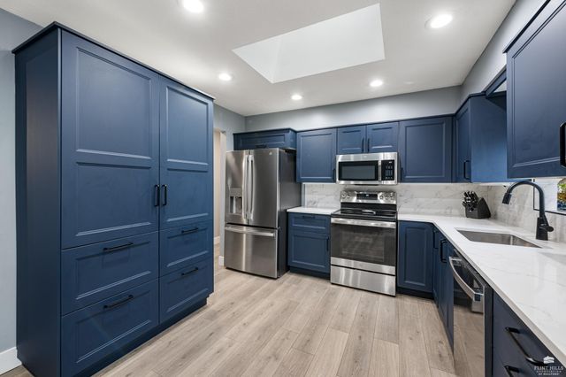 2017 Blue Hills Road, Manhattan, KS 66502