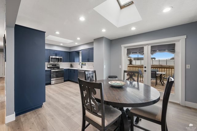 2017 Blue Hills Road, Manhattan, KS 66502