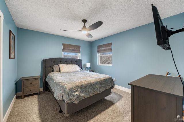 2017 Blue Hills Road, Manhattan, KS 66502