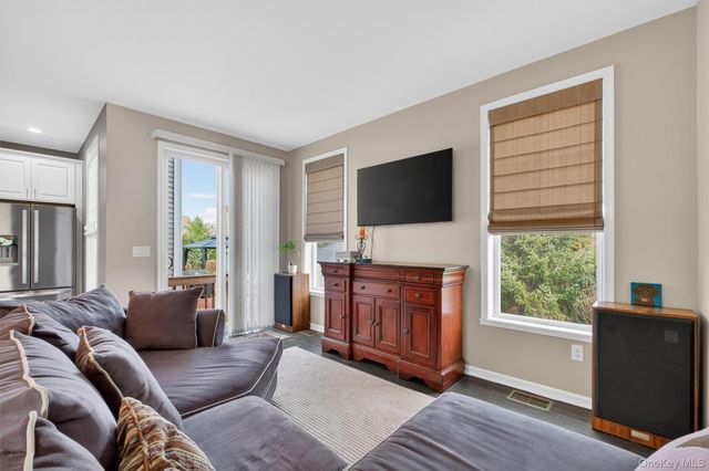 25 Hoffman Road, Hopewell Junction, NY 12533