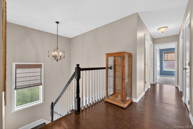 25 Hoffman Road, Hopewell Junction, NY 12533