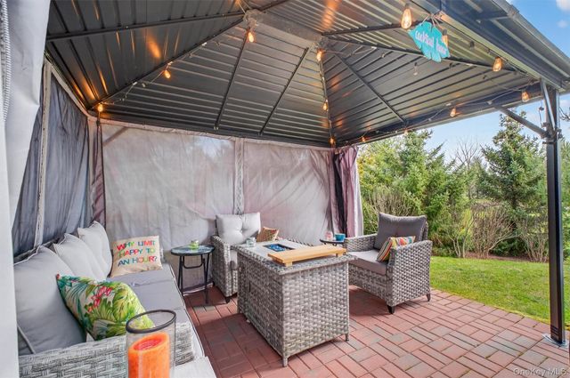 25 Hoffman Road, Hopewell Junction, NY 12533