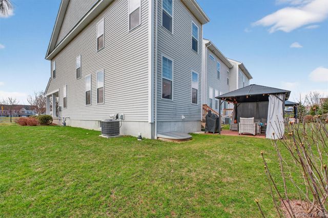 25 Hoffman Road, Hopewell Junction, NY 12533