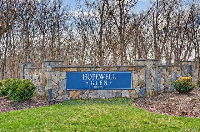 25 Hoffman Road, Hopewell Junction, NY 12533