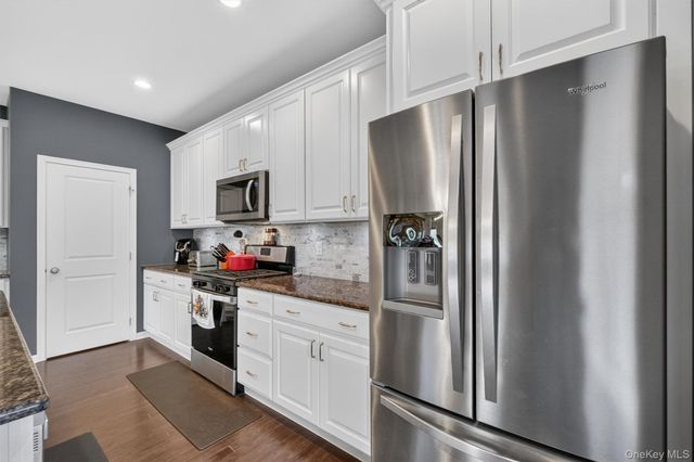 25 Hoffman Road, Hopewell Junction, NY 12533