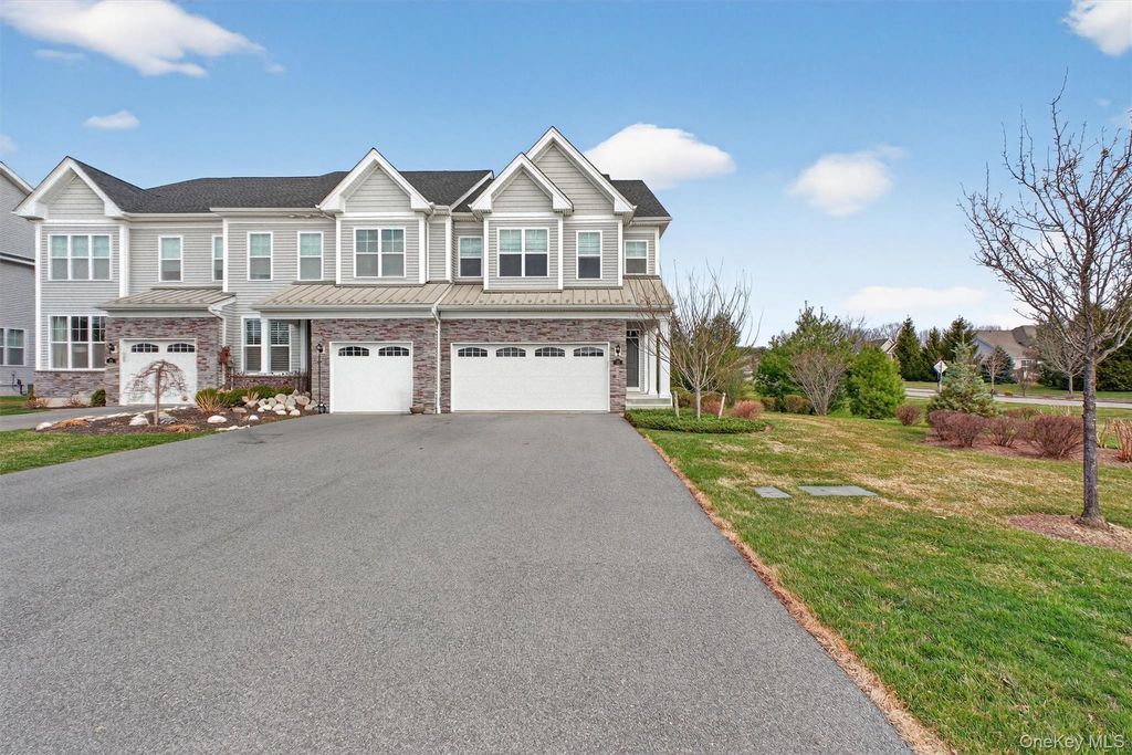 25 Hoffman Road, Hopewell Junction, NY 12533