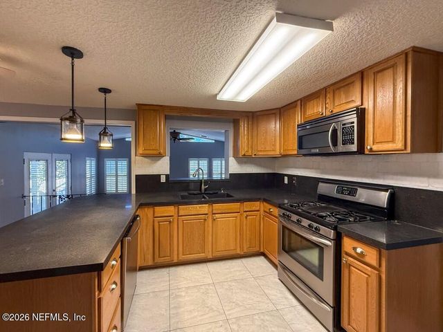 360 CANIS Drive W, Orange Park, FL 32073