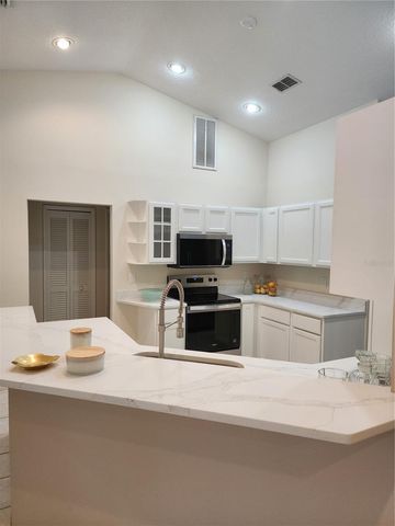 5206 WOODLAWN CIRCLE E, Palmetto, FL 34221