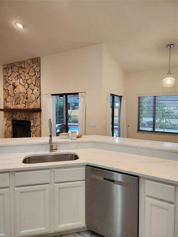 5206 WOODLAWN CIRCLE E, Palmetto, FL 34221