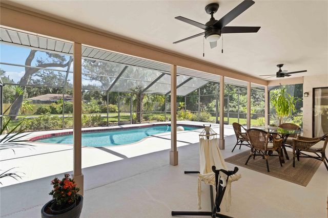 5206 WOODLAWN CIRCLE E, Palmetto, FL 34221