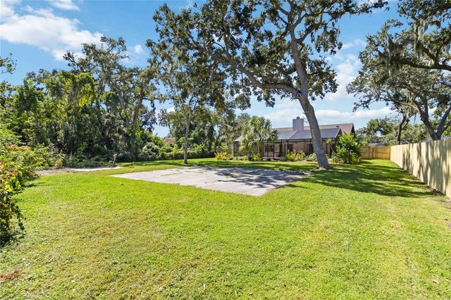 5206 WOODLAWN CIRCLE E, Palmetto, FL 34221