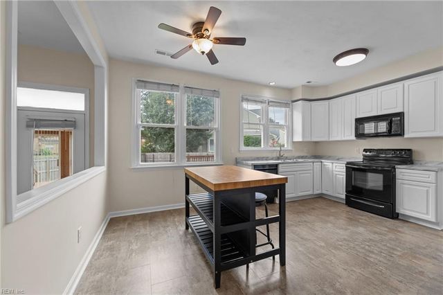 1300 Arce CT, Chesapeake, VA 23322