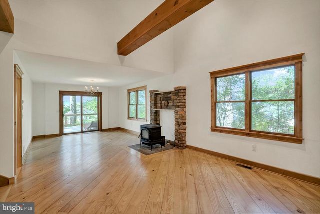 1694 SPRING VALLEY RD, Bethlehem, PA 18015